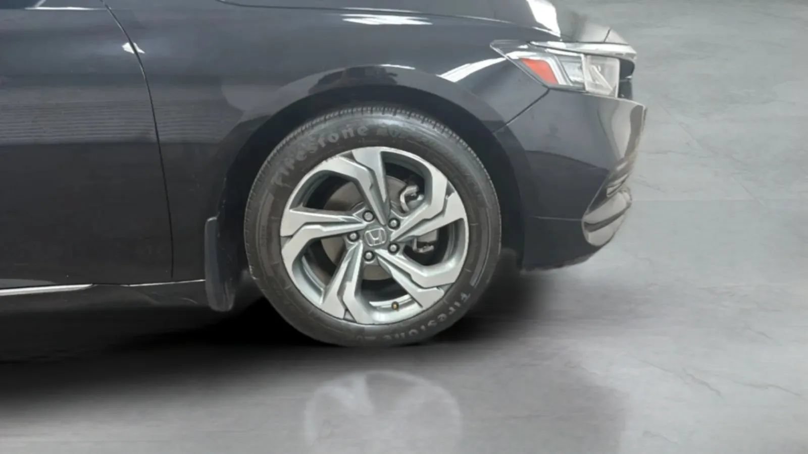 Used 2018 Honda Accord EX image 25