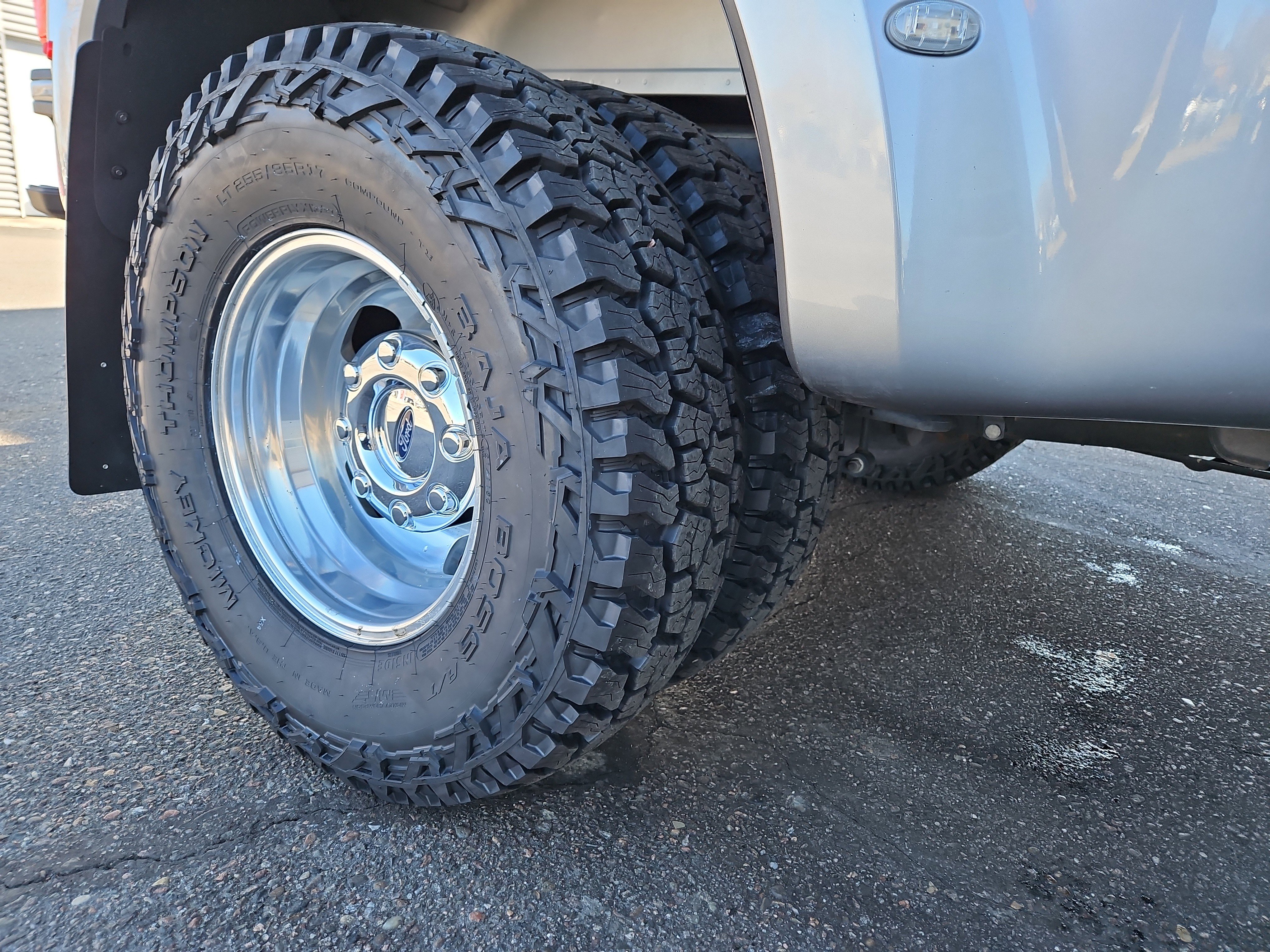 Used 2024 Ford F350 Limited w/ FX4 Off-Road Package image 31