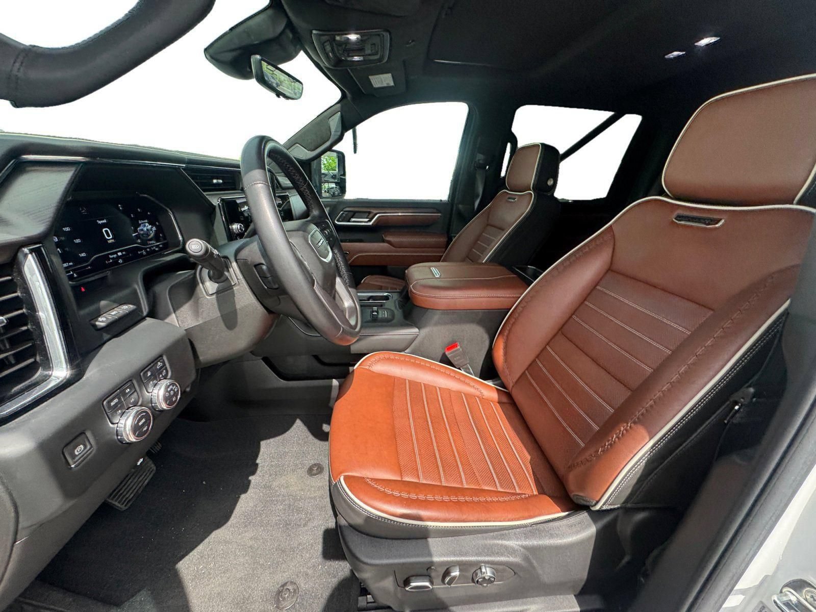 Certified 2024 GMC Sierra 2500 Denali Ultimate w/ Max Trailering Package AWD/4WD image 10