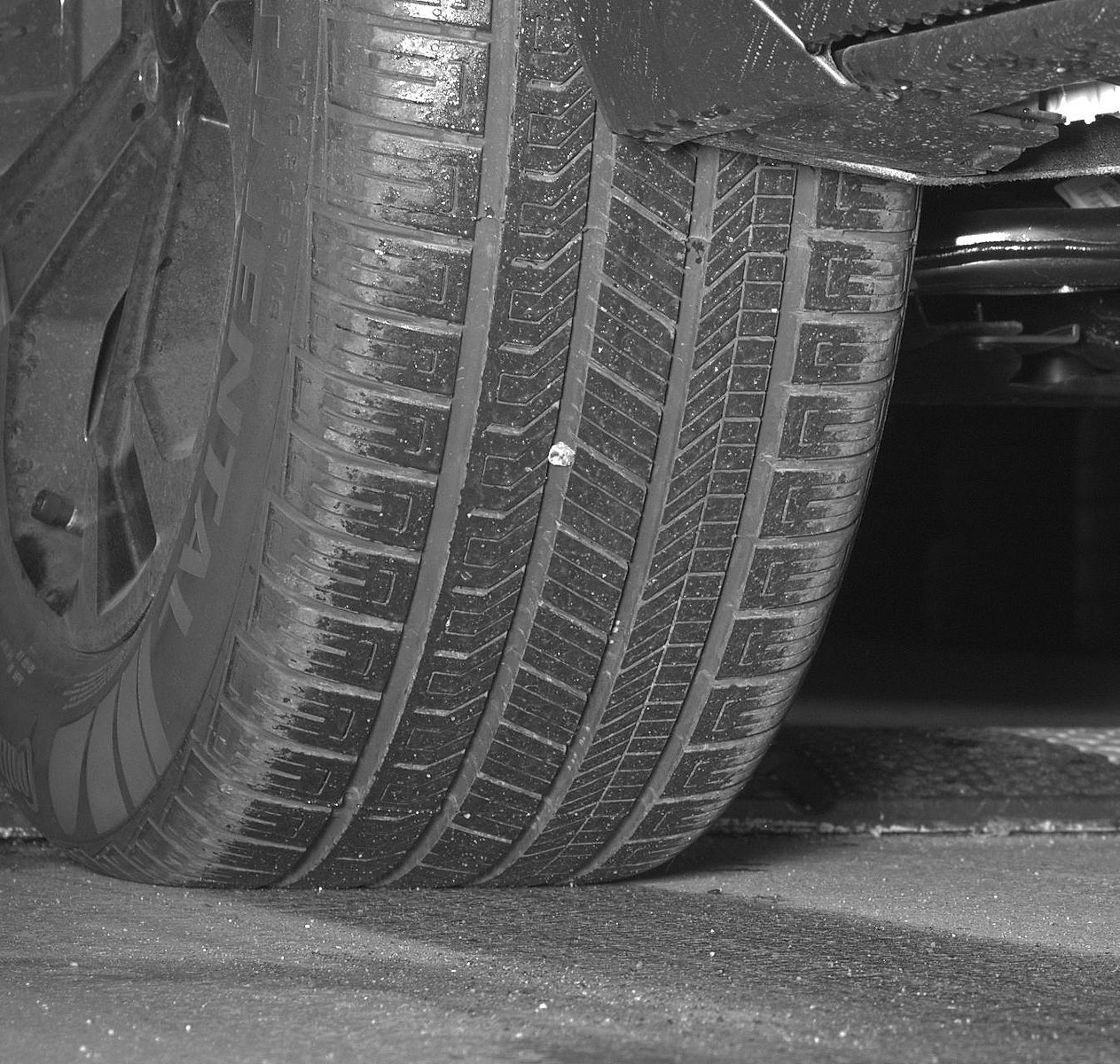 New 2027 Chevrolet Equinox LT w/ LPO, Floor Liner Package FWD image 32