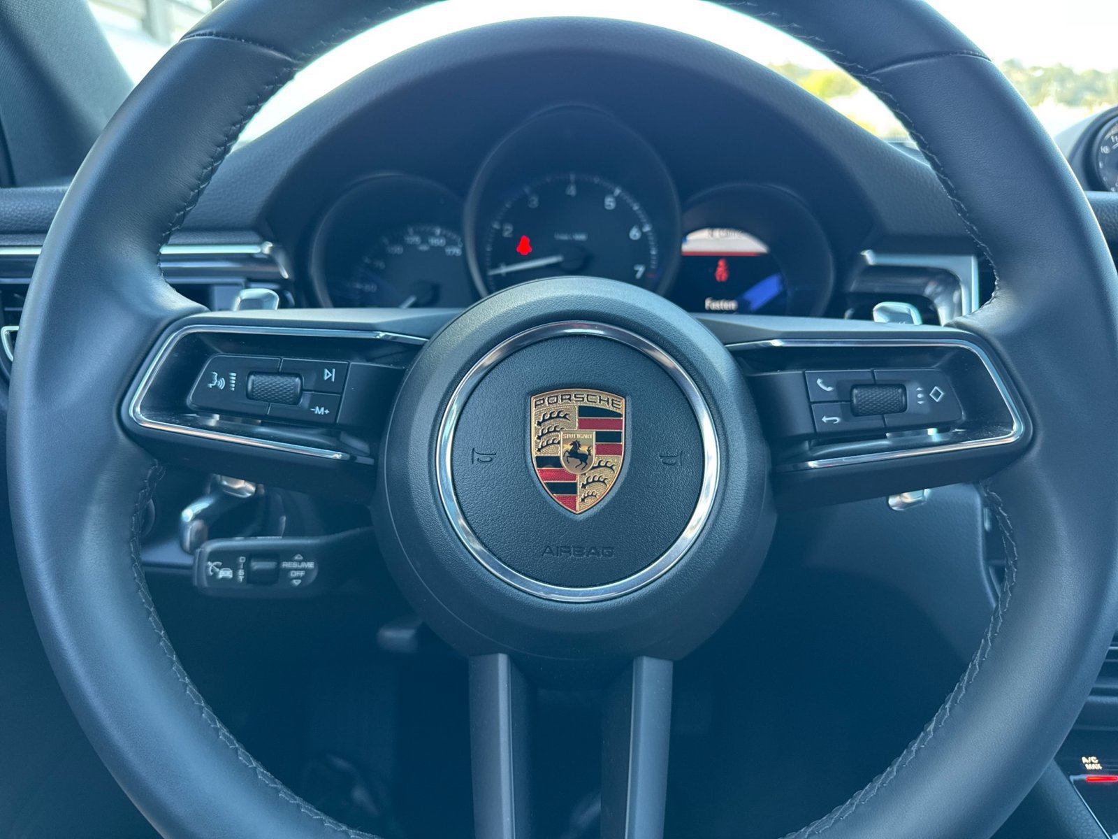 Certified 2026 Porsche Macan AWD/4WD image 15