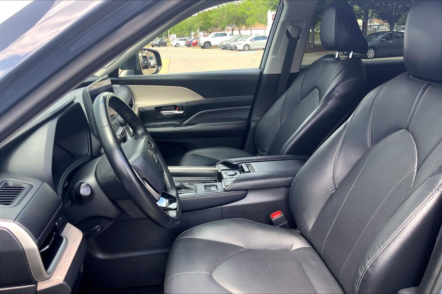 Used 2024 Toyota Grand Highlander AWD image 29
