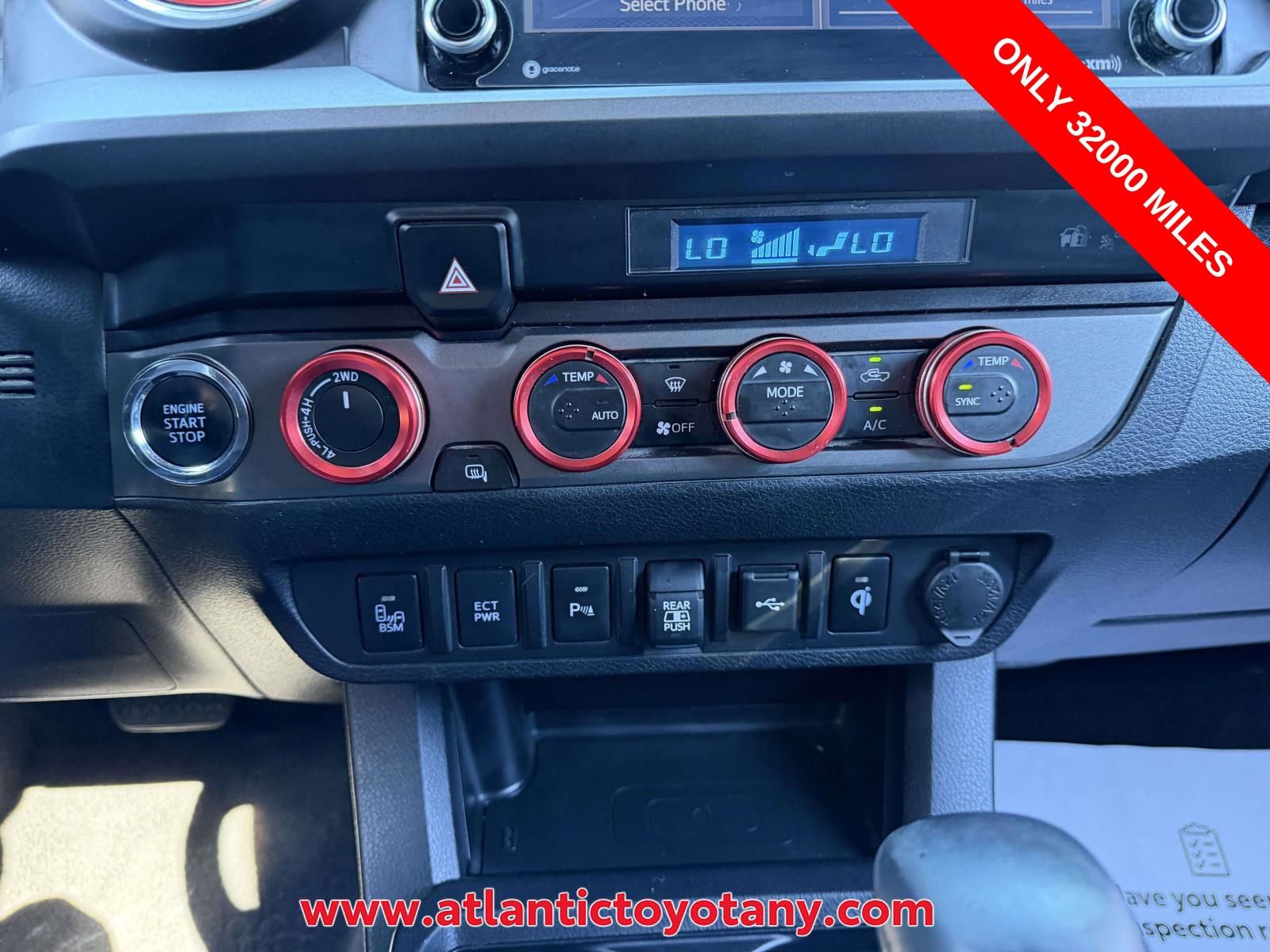 Used 2022 Toyota Tacoma TRD Sport w/ Technology Package image 26