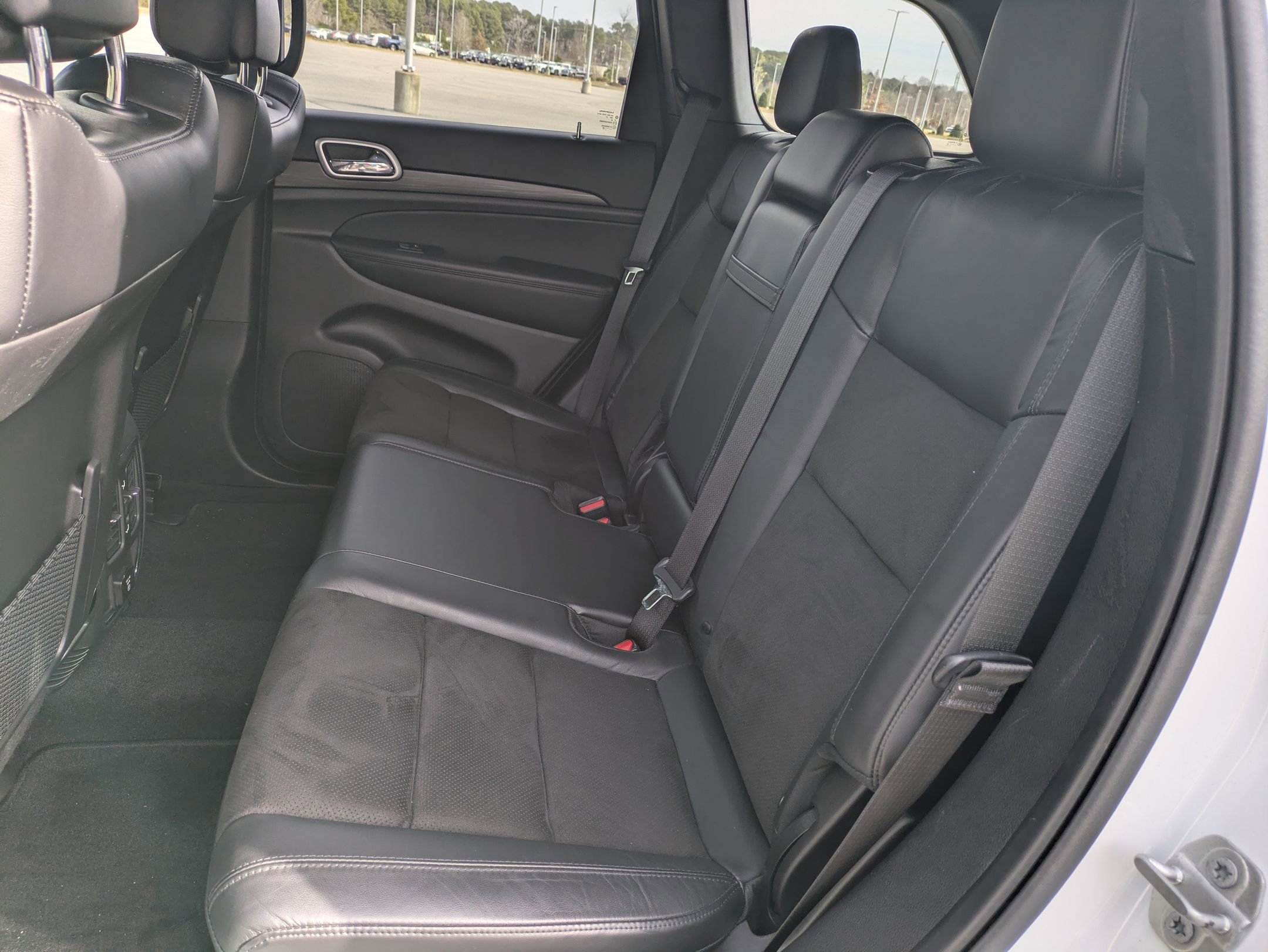 Used 2022 Jeep Grand Cherokee Laredo X image 25