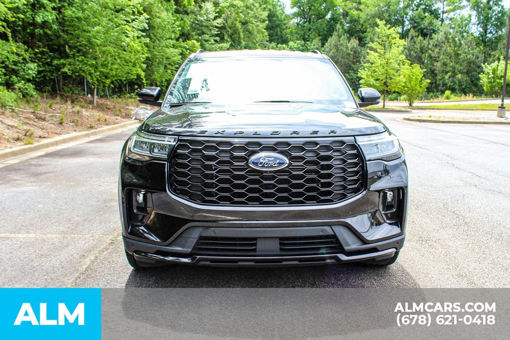 Used 2025 Ford Explorer ST-Line w/ ST-Line Street Pack AWD/4WD image 9