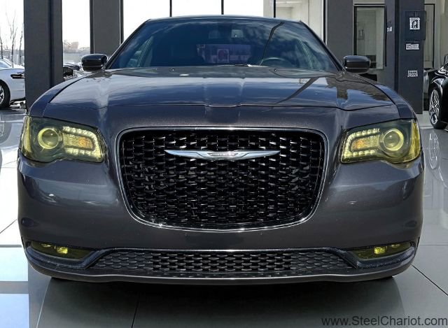 Used 2019 Chrysler 300 S image 8