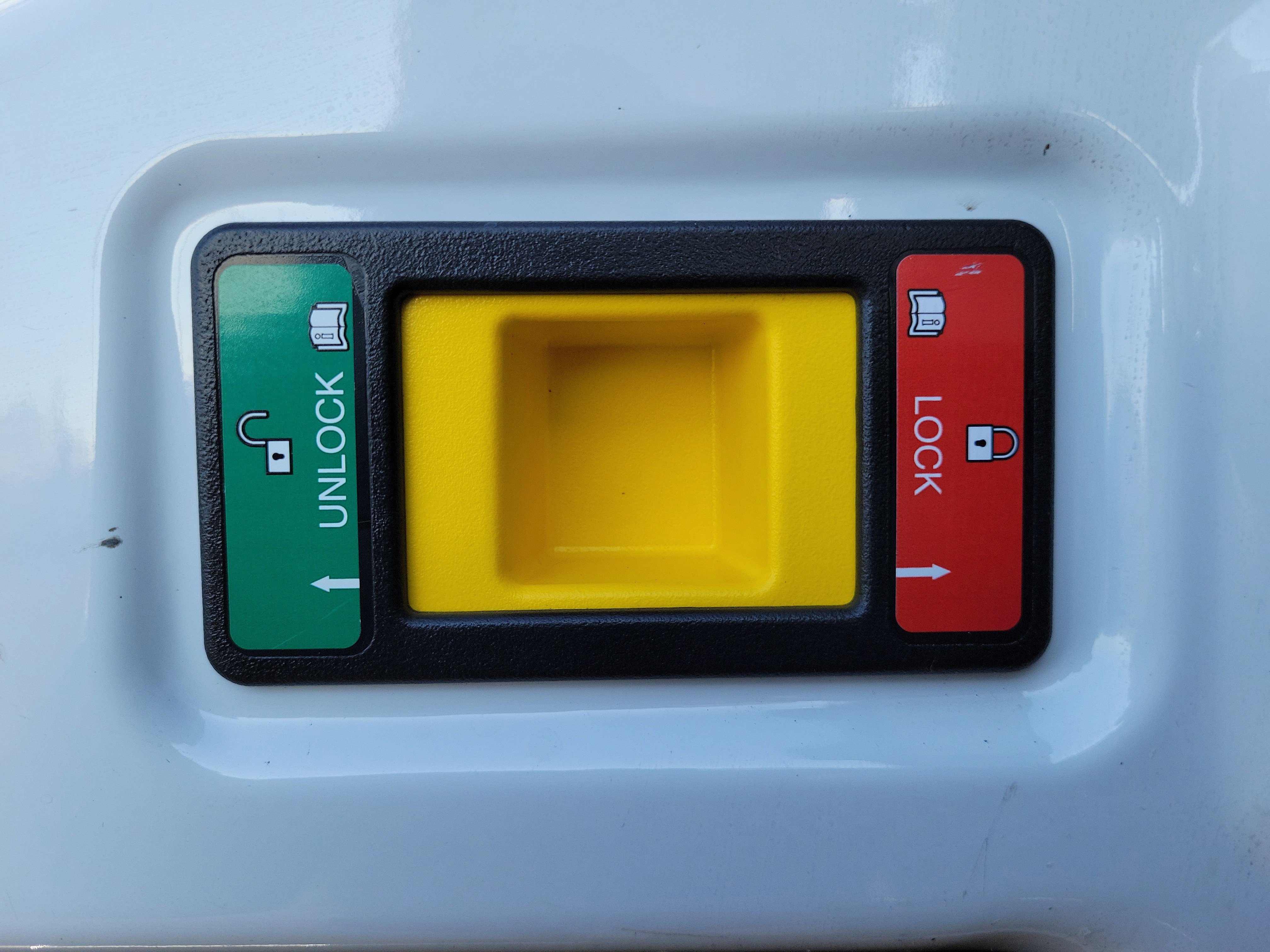 Used 2023 Ford Transit 250 Medium Roof w/ Load Area Protection Package image 9