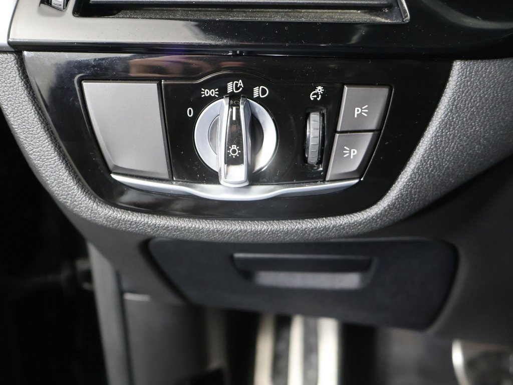 Used 2018 BMW 640i Gran Turismo xDrive image 37