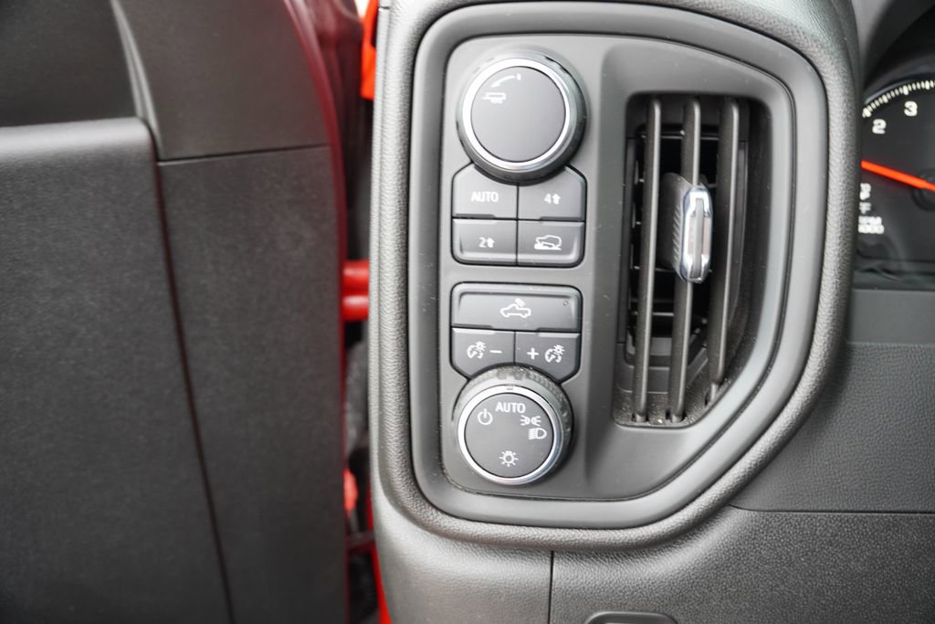 Certified 2024 Chevrolet Silverado 1500 Custom image 22