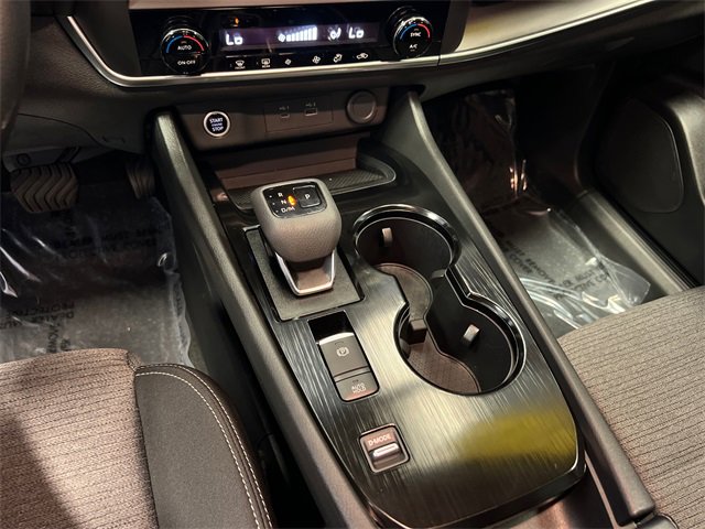 Used 2023 Nissan Rogue SV image 26