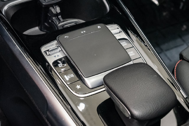 Used 2020 Mercedes-Benz GLB 250 4MATIC image 21