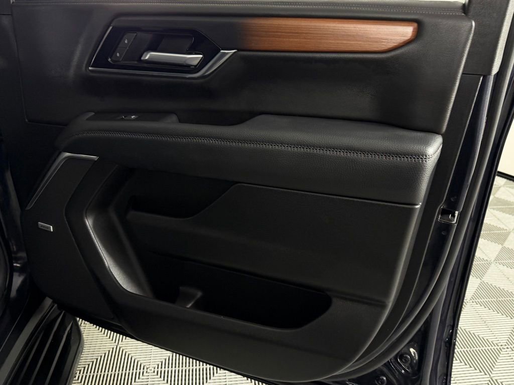 Used 2025 GMC Yukon Denali image 35
