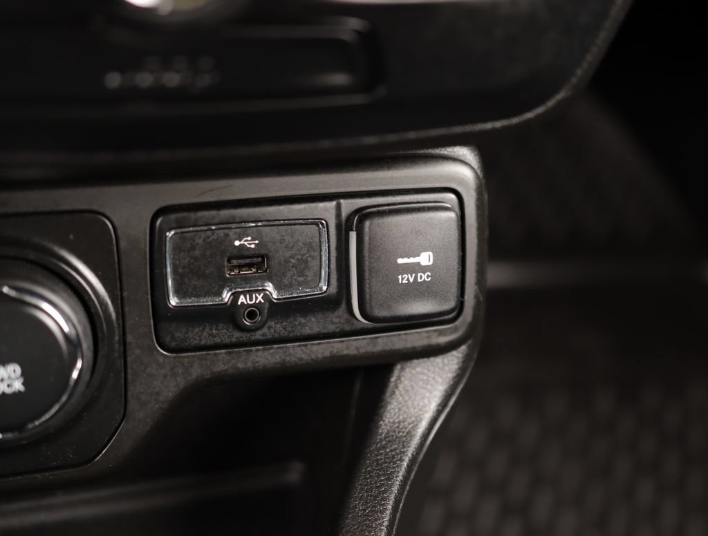 Used 2018 Jeep Renegade Sport w/ Power & Air Group AWD/4WD image 16