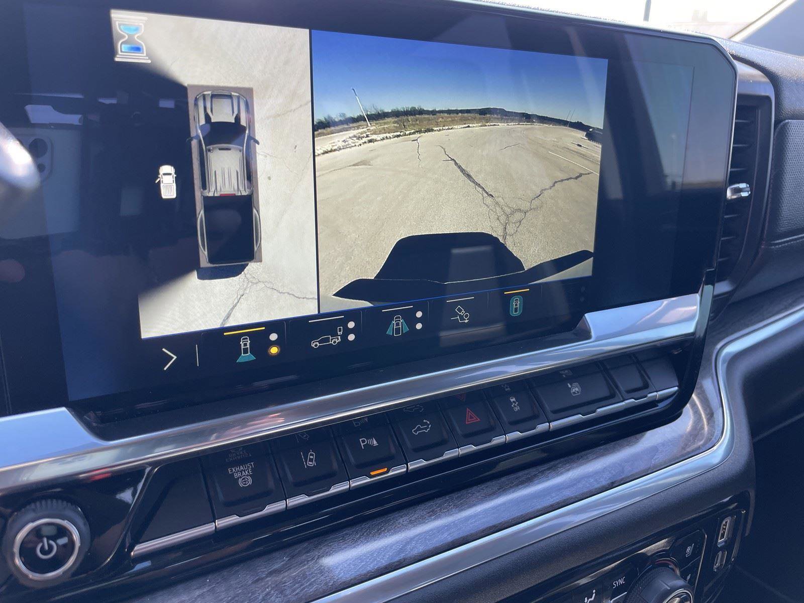 Used 2025 Chevrolet Silverado 3500 LTZ w/ LTZ Texas Edition image 17