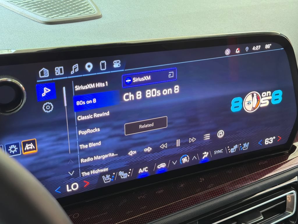 Used 2024 Chevrolet Traverse RS FWD image 9