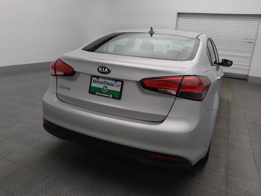Used 2017 Kia Forte LX FWD image 7