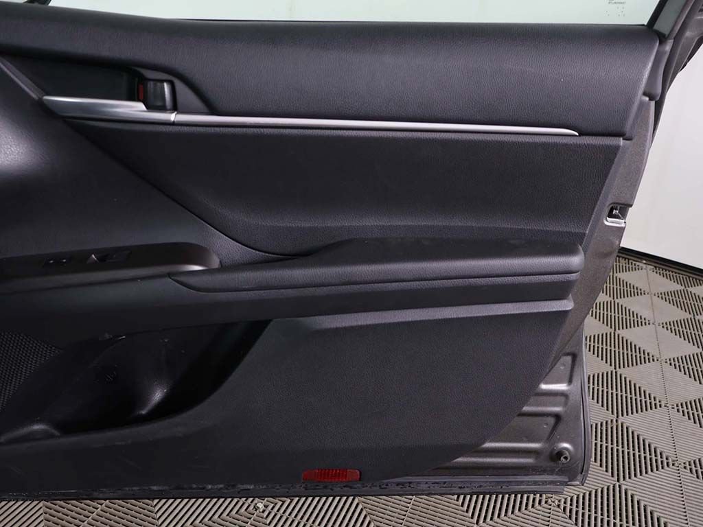 Used 2024 Toyota Camry SE FWD image 19