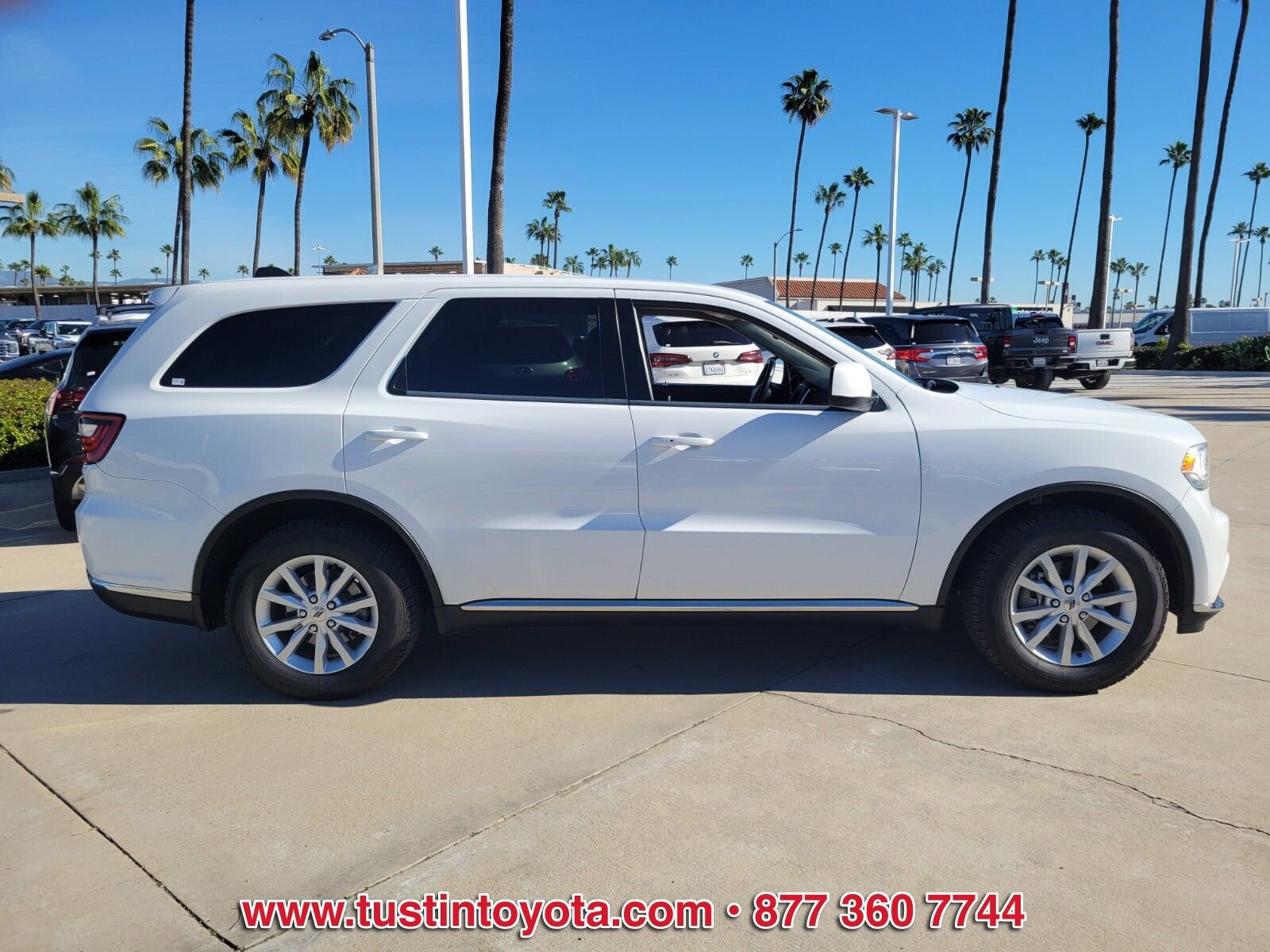 Used 2020 Dodge Durango SXT w/ 3rd Row Seating Group image 3