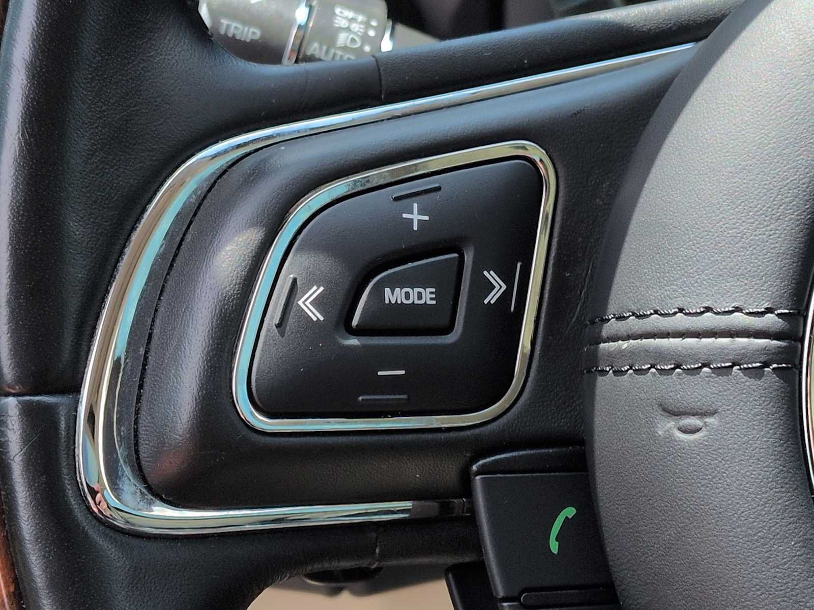 Used 2019 Jaguar XJ AWD image 26