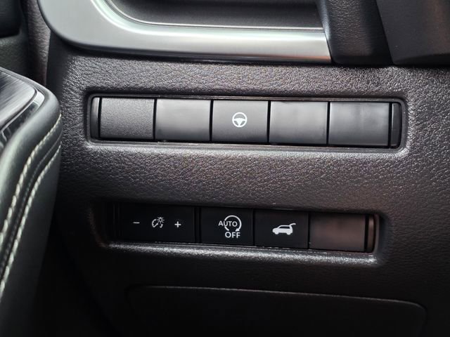 Used 2025 Nissan Rogue SV image 41