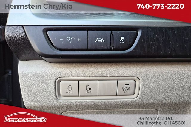 Used 2024 Kia Carnival LX image 18