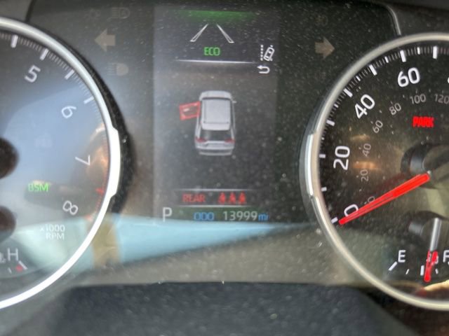 Certified 2021 Toyota RAV4 XLE w/ Convenience Package AWD/4WD image 3