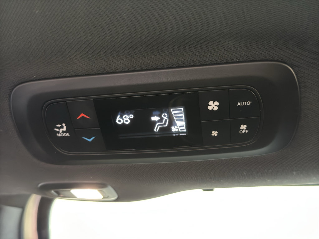 Used 2025 Chrysler Pacifica Limited FWD image 13
