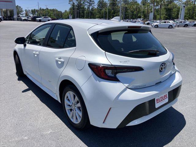 Certified 2025 Toyota Corolla SE FWD image 3