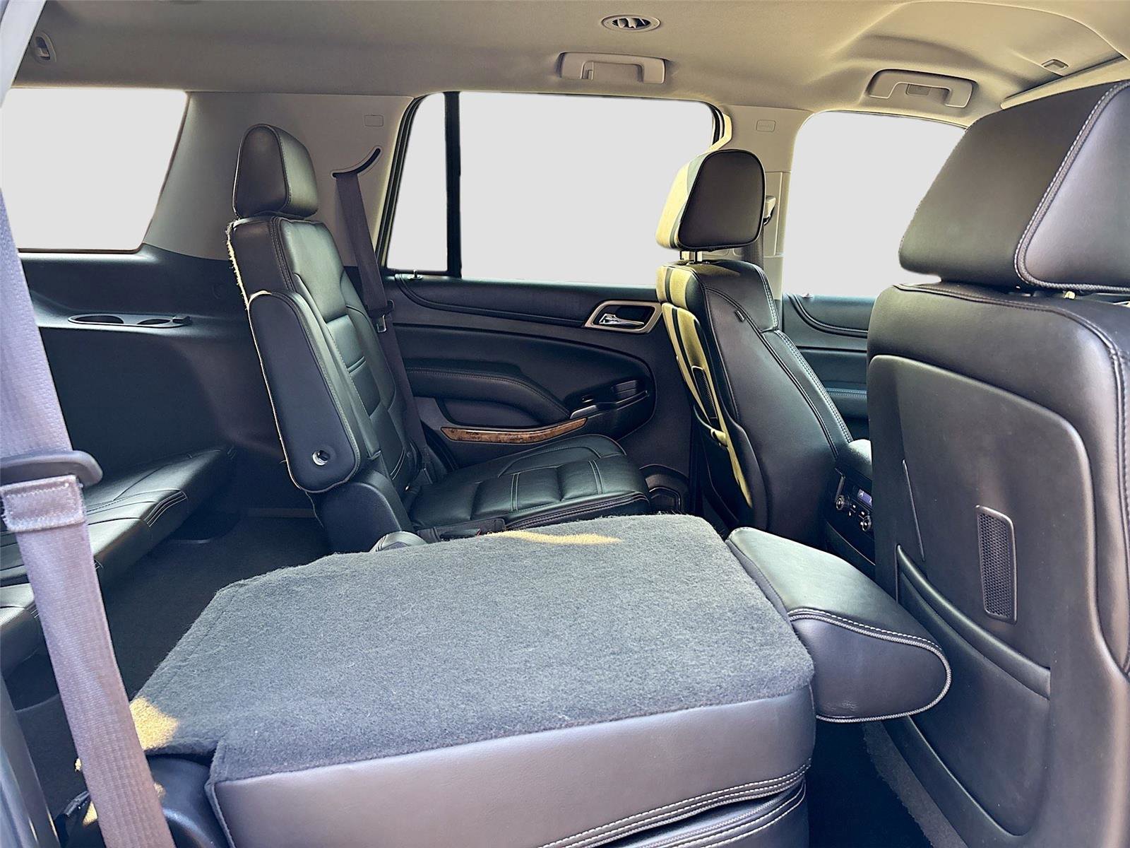 Used 2016 GMC Yukon Denali image 30