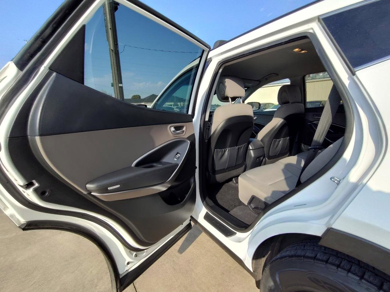 Used 2018 Hyundai Santa Fe Sport w/ 2.4L Value Package 02 FWD image 33