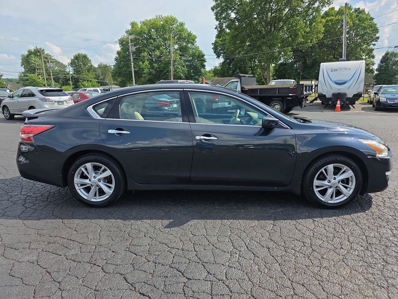 Used 2015 Nissan Altima 2.5 SV FWD image 21