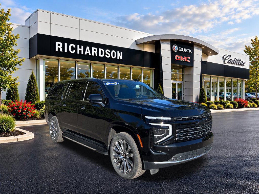 Used 2025 Chevrolet Suburban High Country AWD/4WD image 9