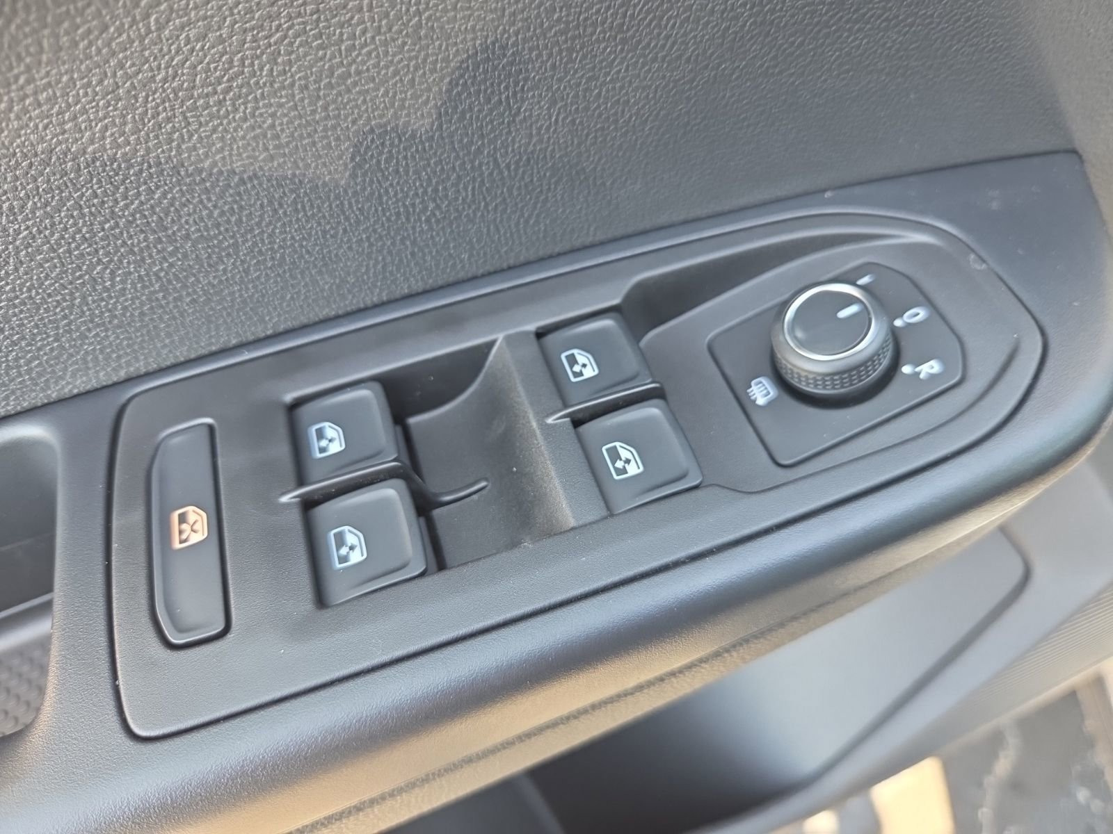 New 2026 Volkswagen Taos SE AWD/4WD image 18
