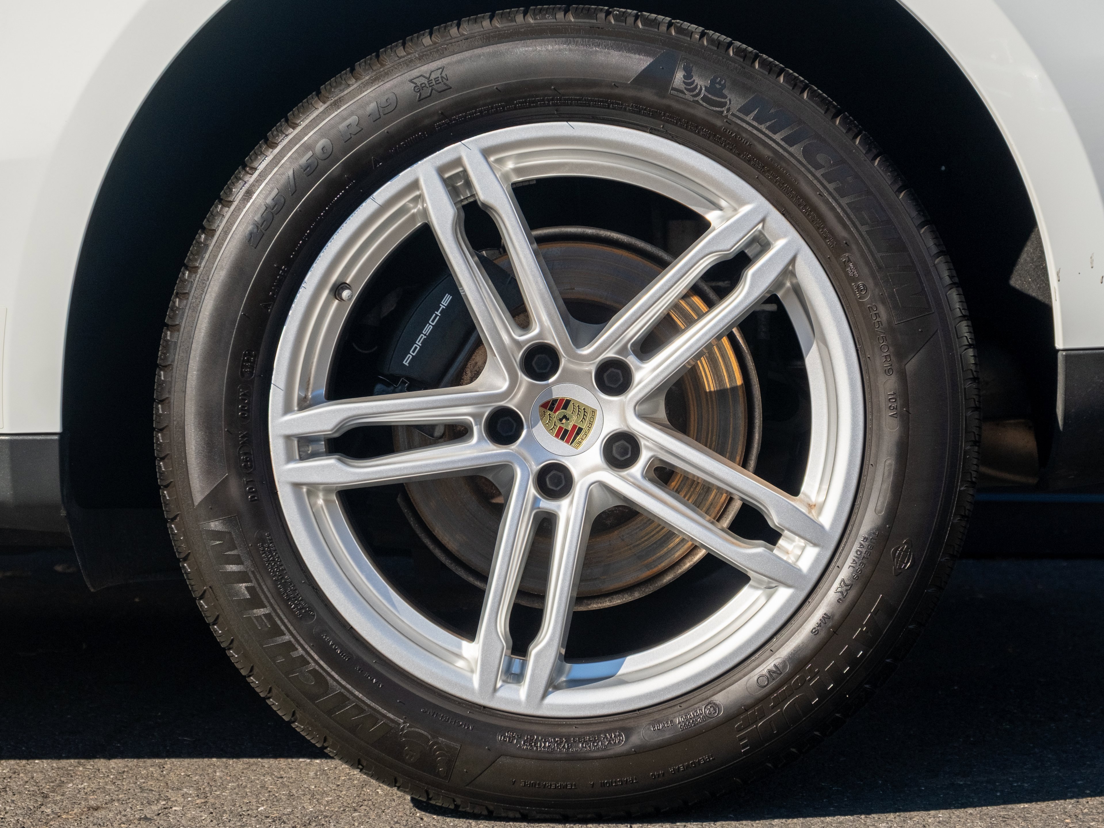 Certified 2023 Porsche Macan image 13