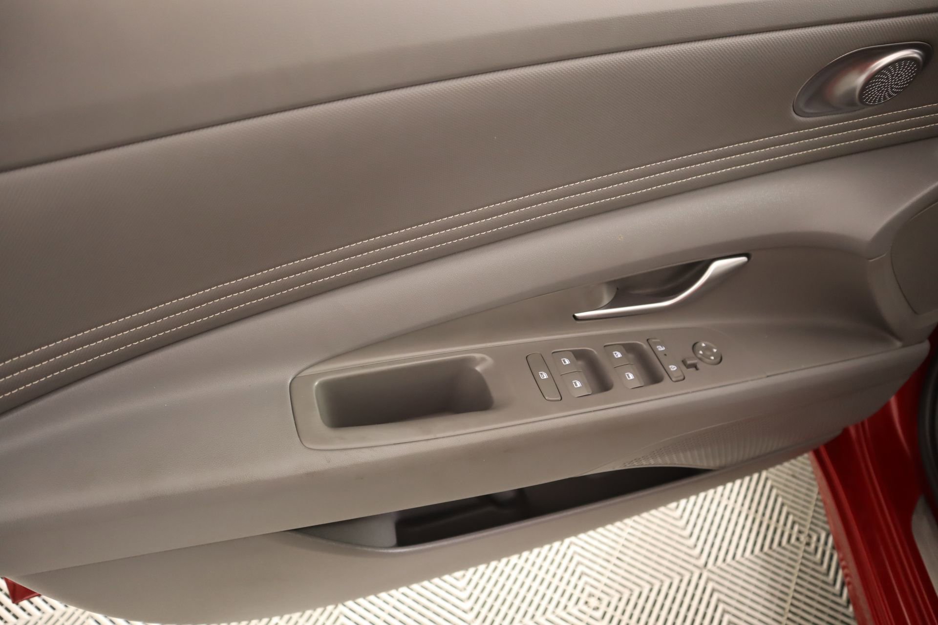 Certified 2025 Hyundai Elantra Sport image 14