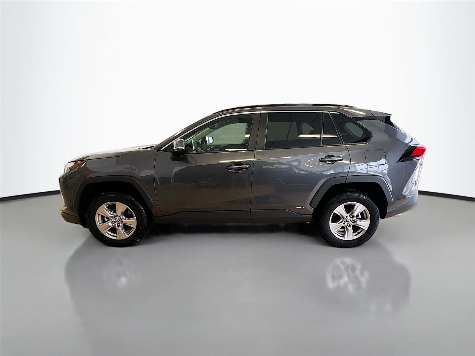 Used 2025 Toyota RAV4 XLE image 3
