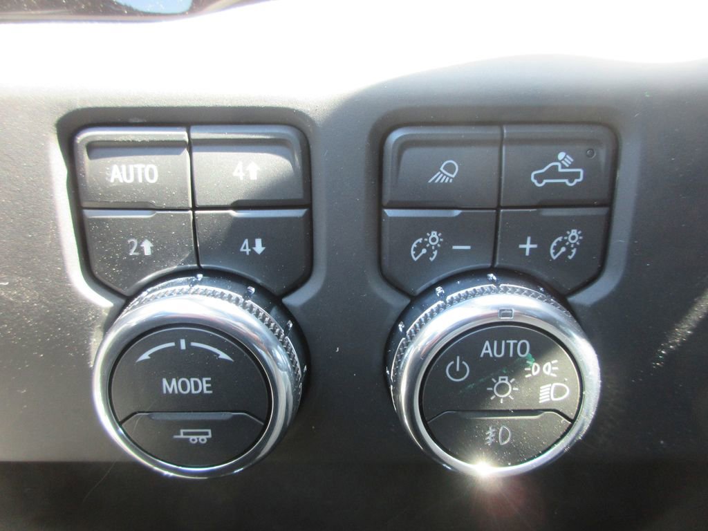 New 2026 GMC Sierra 3500 AT4 w/ AT4 Premium Plus Package AWD/4WD image 17