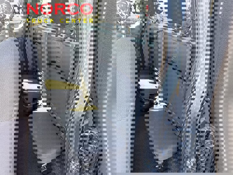 Used 2023 Nissan Frontier SV w/ Technology Package image 15