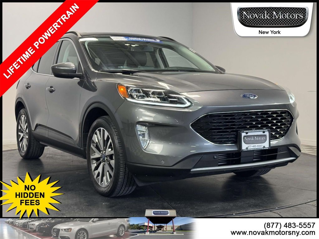 Used 2022 Ford Escape Titanium video 1