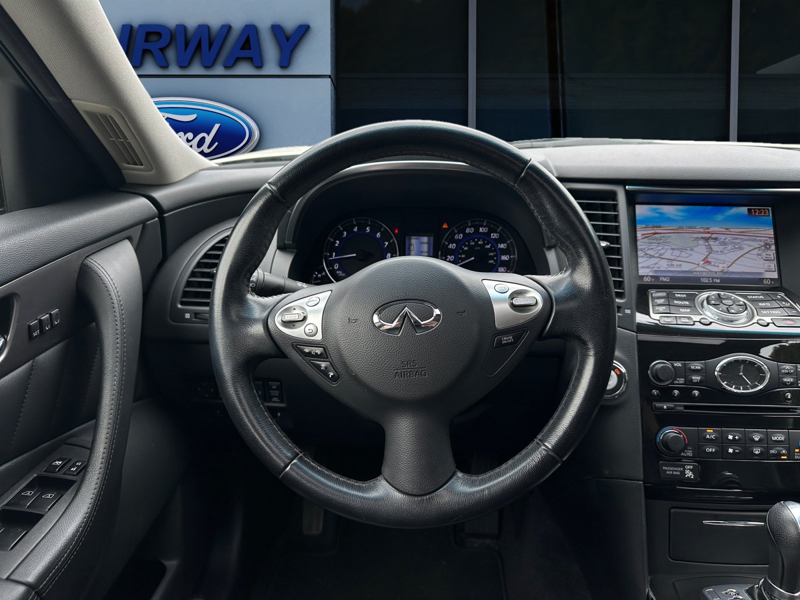 Used 2016 INFINITI QX70 2WD w/ Premium Package image 14
