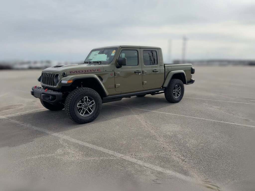 New 2026 Jeep Gladiator Mojave image 4