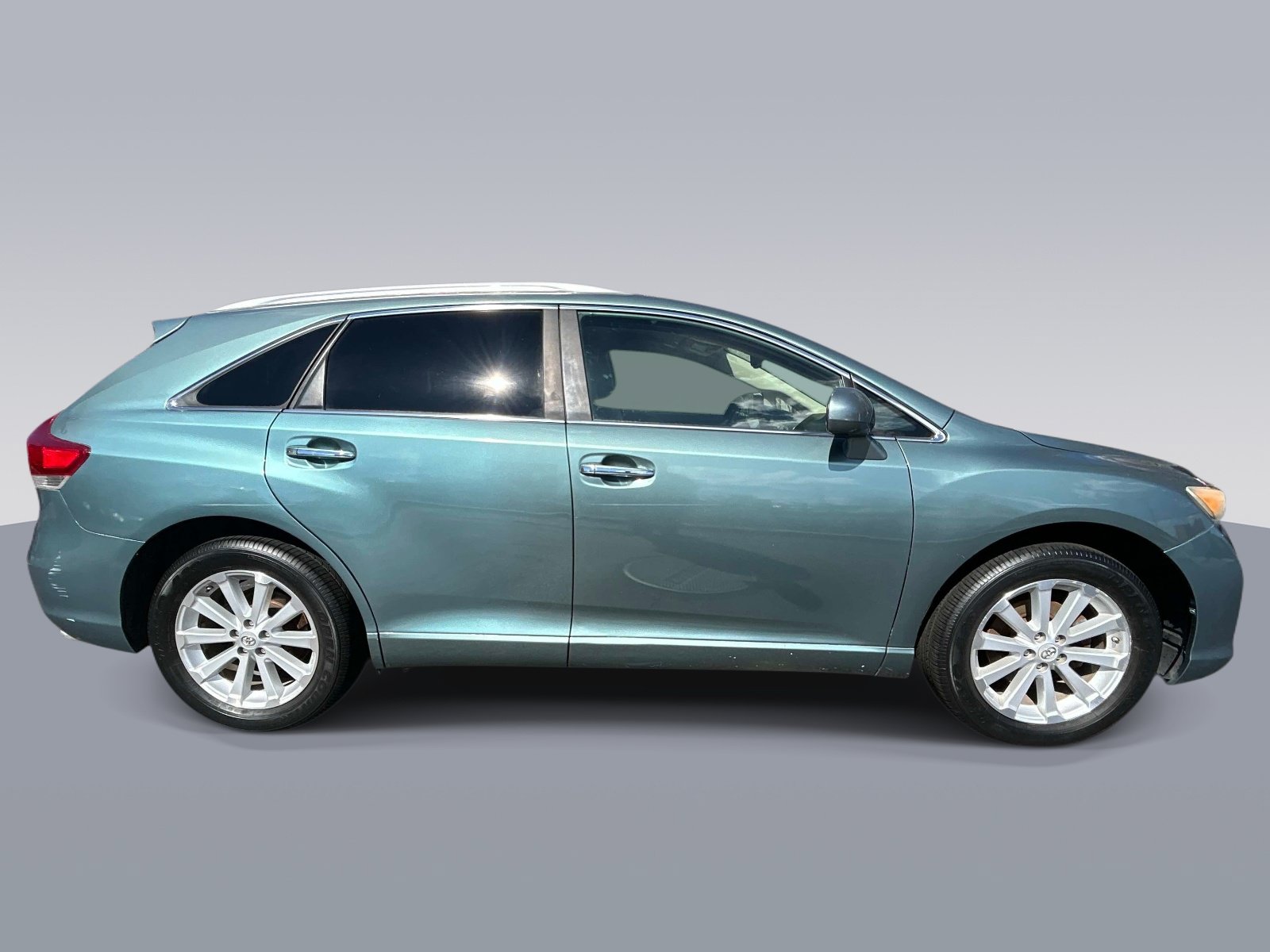 Used 2009 Toyota Venza w/ Convenience Pkg FWD image 2