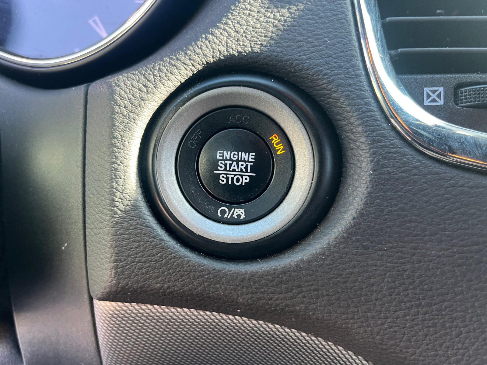 Used 2019 Dodge Durango R/T AWD/4WD image 30