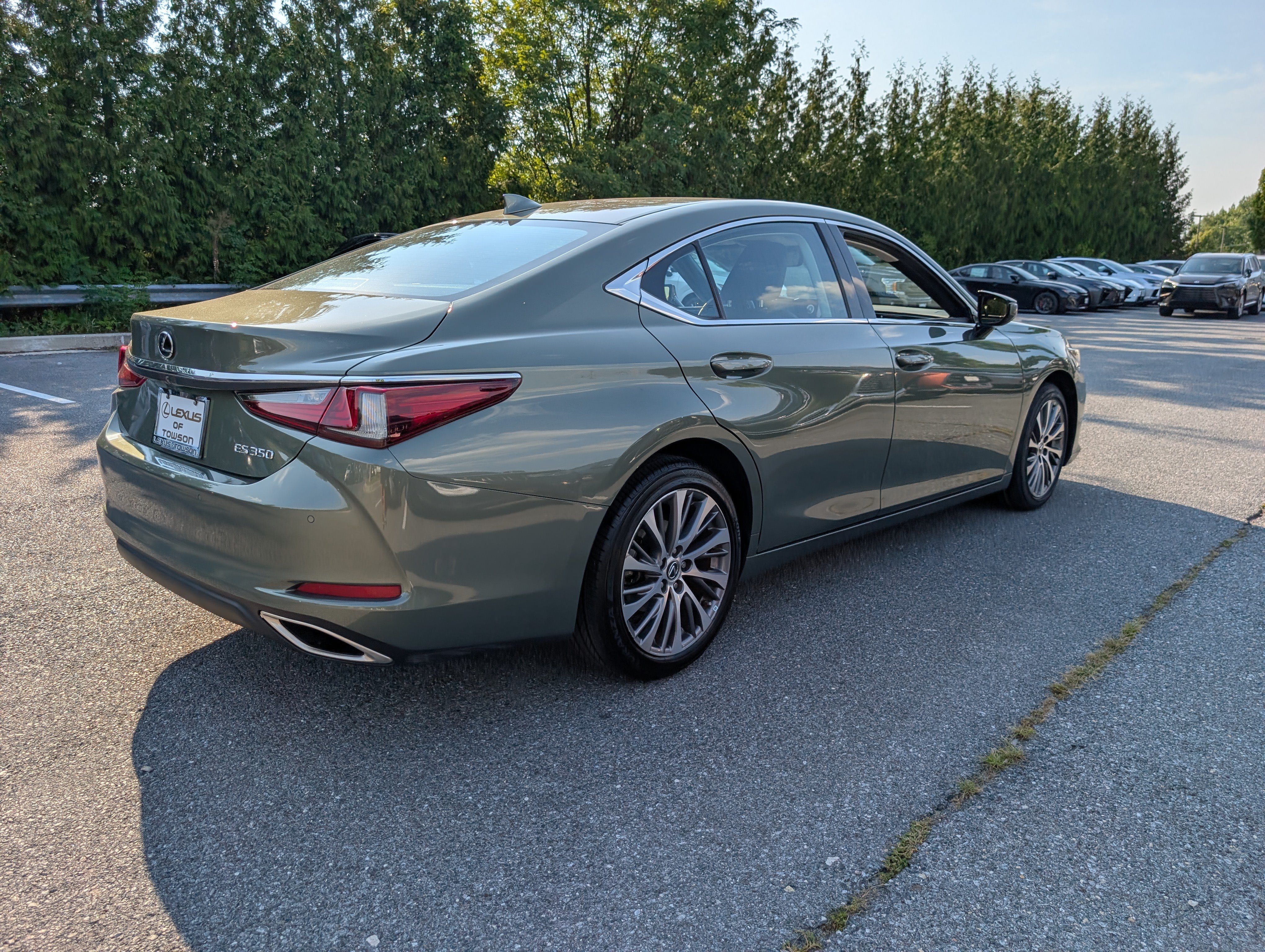 Used 2020 Lexus ES 350 w/ Premium Package FWD image 3