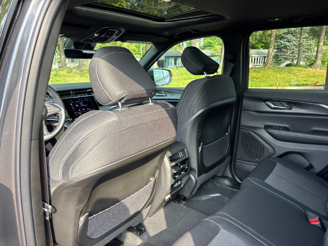 New 2026 Jeep Grand Cherokee Laredo X AWD/4WD image 9
