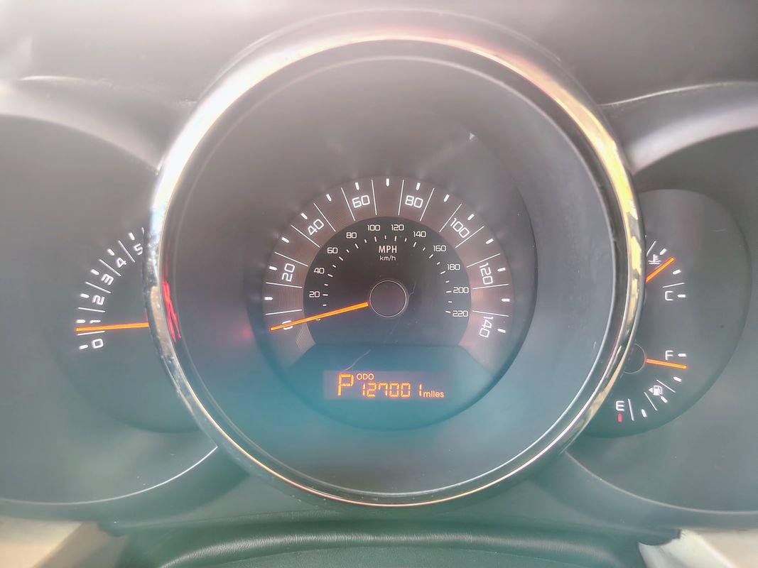 Used 2011 Kia Soul ! FWD image 12