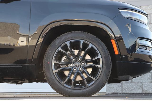 Used 2024 Jeep Grand Wagoneer Series II w/ Quick Order Packagew 28T AWD/4WD image 42