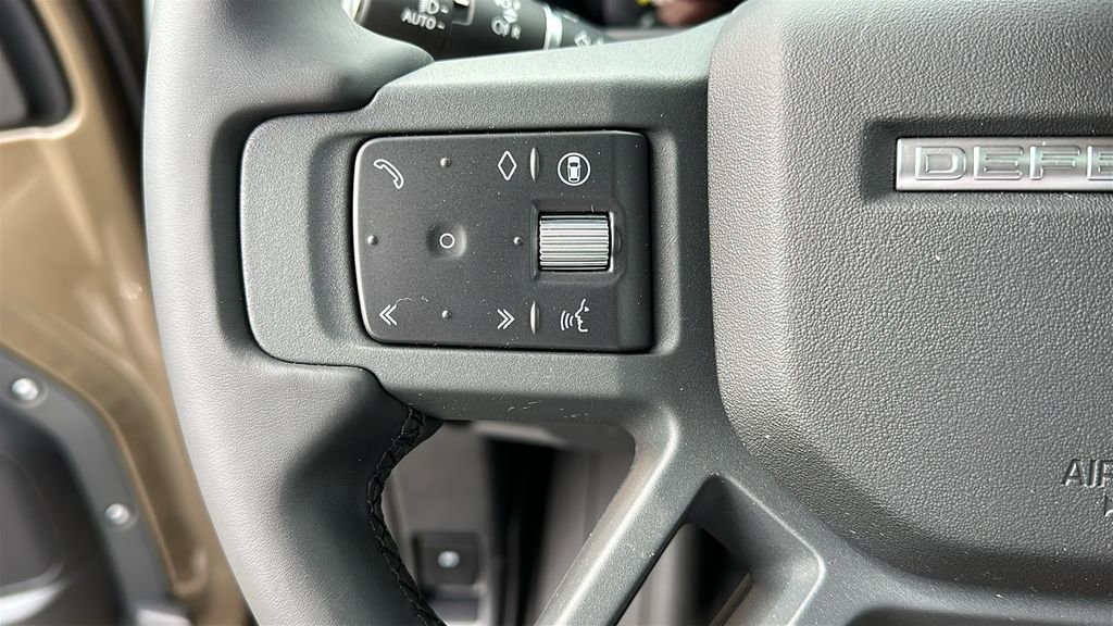 New 2026 Land Rover Defender 110 X-Dynamic SE image 13