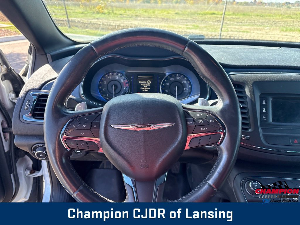 Used 2015 Chrysler 200 S FWD image 18