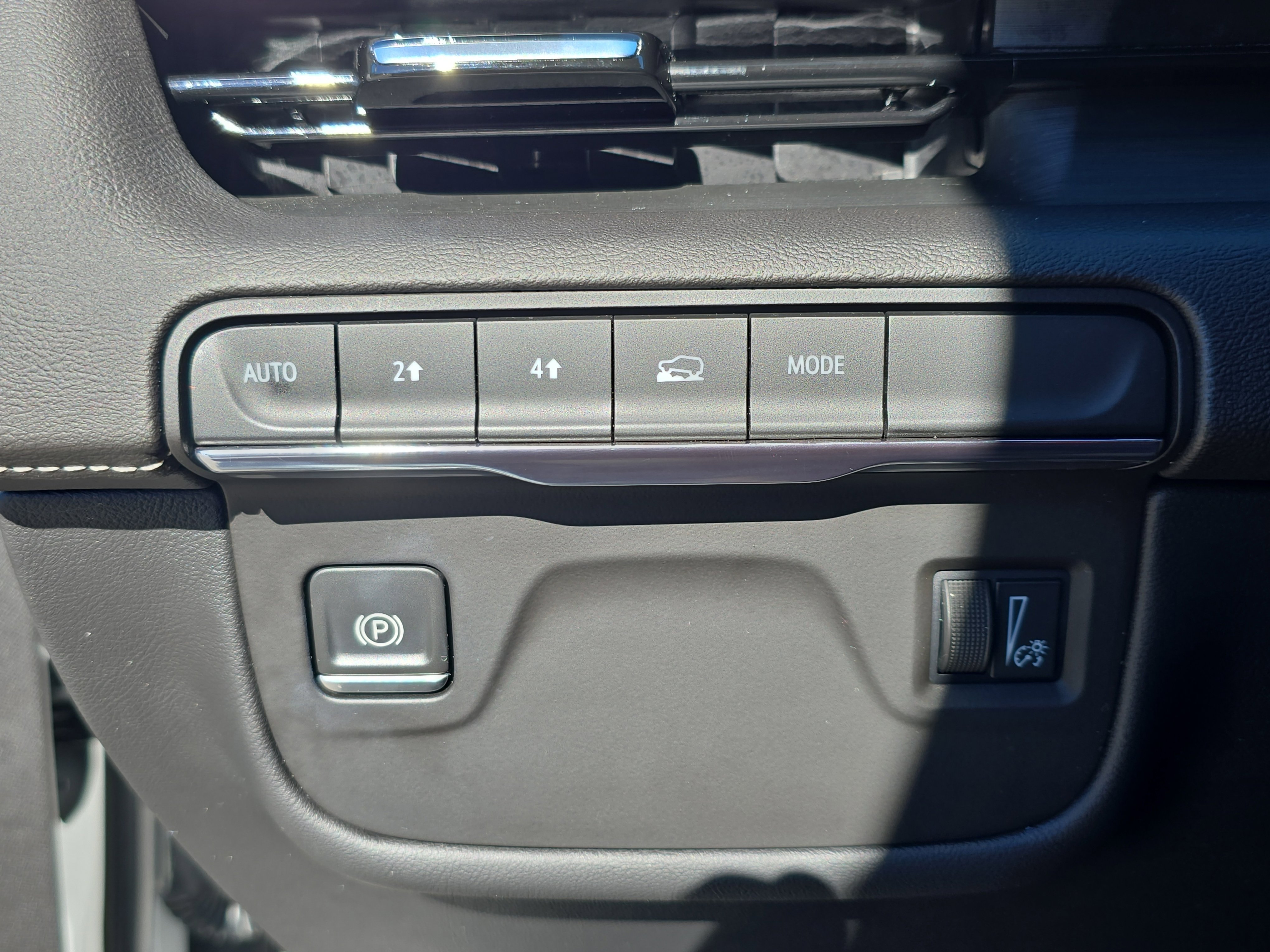 Used 2021 Cadillac Escalade ESV Premium Luxury image 26